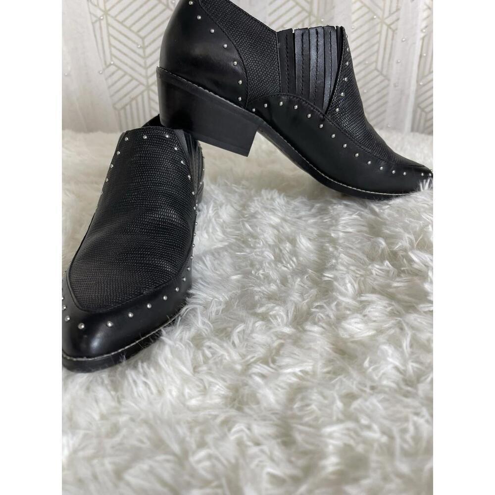 NWOB Crown Vintage Leather Studded Black Kavita Booties Size 9